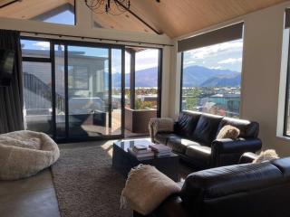 Views on McNeil - Wanaka - 0