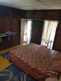 Roomstay "Ghumah Uwan" bilik kayu - 3