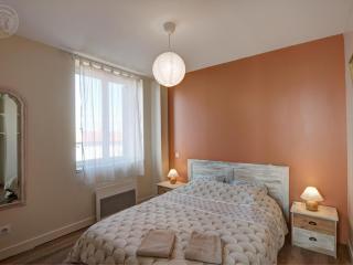 Charmant appartement contemporain avec patio cosy et toutes commodités à Chazelles-sur-Lyon - FR-1-496-298 - Chazelles-sur-Lyon - 2