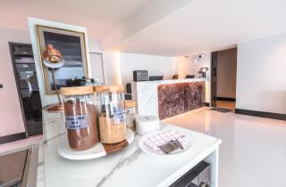 Near Don Mueang Hotel - - 7