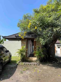 Villa Yulia - Krambitan - 9