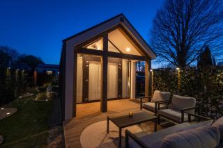 Tiny Wellness House in Heinkenszand with a private sauna, hottub, garden, airco, free wifi, boutique design and a luxury wellness experience - heinkenszand - 7