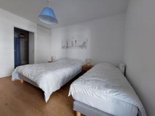 Appartement à 2 pas de la plage avec parking à Royan - FR-1-550-90 - 2