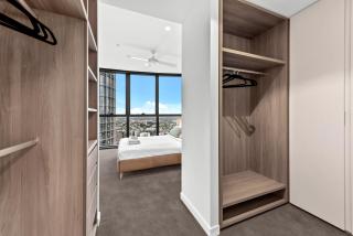 Queens Wharf - Luxe 1BR with Stunning Views & Pool - Brisbane - 3