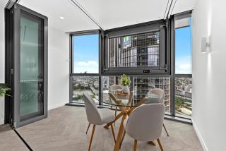 Queens Wharf - Luxe 1BR with Stunning Views & Pool - Brisbane - 4