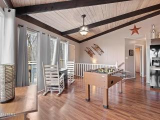 Dancing Bear Lodge, 1089 FREE attraction tickets for each paid day, Dollywood and more - Gatlinburg - 1