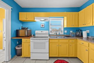 Cozy & Creative Top Unit in Lou's Arts District - Louisville - 9