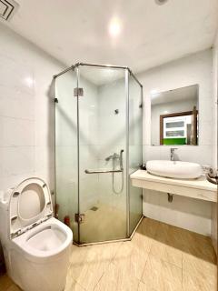 Beautiful View, Modern Studio Apartment 3' to Walking Lake, Gym And Swimming Pools - Hanoi - 2