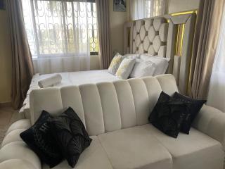Plushy Studios n OneBed, Nyali Oshwal Academy - Mombasa - 2