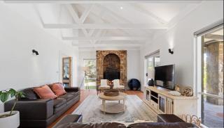 Tuscan style ocean beach escape on the Peninsula - Saint Andrews Beach - 0