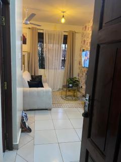 Plushy Studios n OneBed, Nyali Oshwal Academy - Mombasa - 8