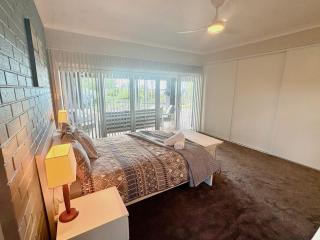 Galley Cove House - 6