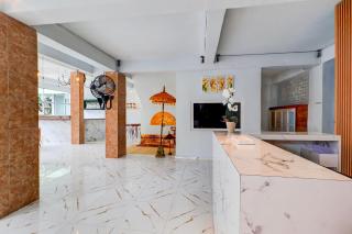 Townhouse Oak Legian Near Kuta Beach Formerly Sayang Maha Merta - Legian - 2