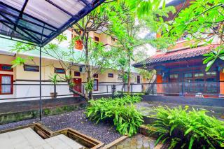 Townhouse Oak Legian Near Kuta Beach Formerly Sayang Maha Merta - Legian - 5