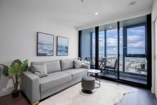 Amazing Cityview 2BR Apt with Carpark - 9