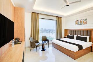 Hotel O Sarovar Palace - Bamrauli - 7
