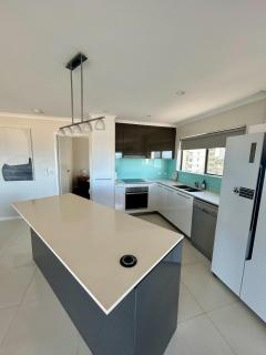 Serene Beachside Apartment - Caloundra - 6