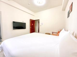 全新電梯民宿 日富一日 - 2