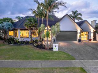 Palm Paradise with Spa - Tauranga - 8