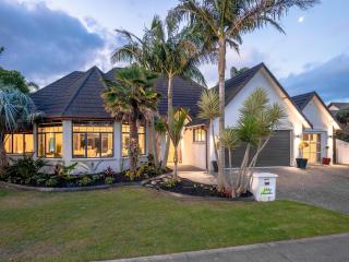 Palm Paradise with Spa - Tauranga - 0