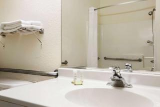 Super 8 by Wyndham Aurora/Naperville Area - Aurora - 6