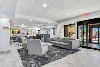 La Quinta Inn & Suites by Wyndham Jacksonville Mandarin - 1