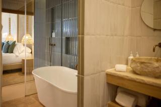 Cala San Miguel Ibiza Resort, Adults only, Curio Collection by Hilton - Puerto de San Miguel - 5
