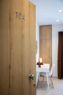 The Garden Rooms & Apartments - Città di Egina - 6