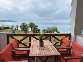 Seafront Family Apartment-Oceanus - Skála Foúrkas - 0