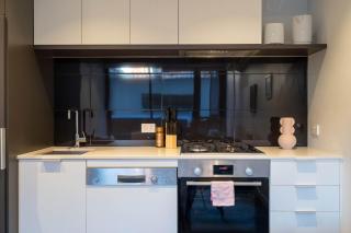 Cozy 1BR Apartment with Smart TV - 6