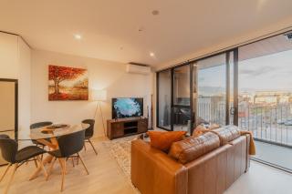Central 1BR Apt - Balcony Kitchen & Bath - Christchurch - 1