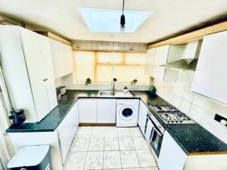 Home at Plaistow convenient to Custom House Excel and free parking - Londra - 2