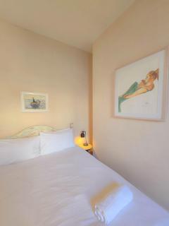 Central Wellington Apartment with Courtyard - Hastings - 2