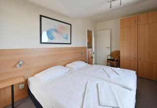 Ferienwohnung-12-fuer-6-Personen-strandnah-in-Sellin-auf-Ruegen-Villa-Celia-WLAN-SAUNA - 4