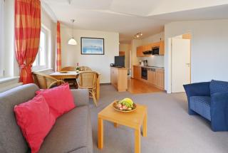 Ferienwohnung-12-fuer-6-Personen-strandnah-in-Sellin-auf-Ruegen-Villa-Celia-WLAN-SAUNA - 3