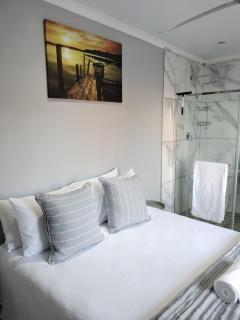 GriFan Bed & Breakfast - Dana Bay - 8