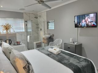 GriFan Bed & Breakfast - Dana Bay - 7