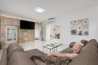 Adri Villa with private heated pool, jacuzzi, sauna & gym - 6