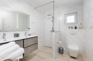 Adri Villa with private heated pool, jacuzzi, sauna & gym - Kras - 3