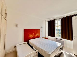 St Mary Abbots Court - 6