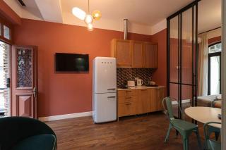 Stunning 2BR Apartment In Abanotubani- By Wehost - Tbilisi - 1
