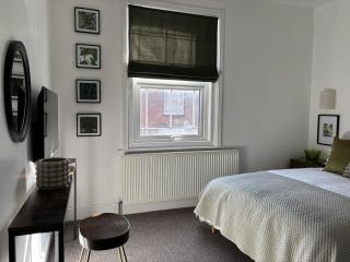 9 Portland Street - Leek - 2