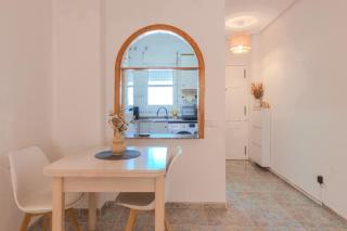 Coastal Comfort with Pool & Parking - Arenales del Sol - 7