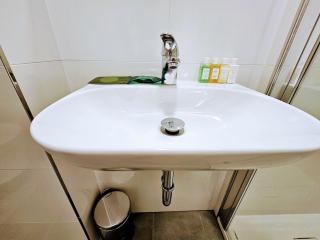 LIVE-INN PRAGUE COZY SUITE FOR 1-4 GUESTS, 20 Mins to center, Lift, Gym, Reception, Parking, Roof Terrace, Game & Party - Prague - 5