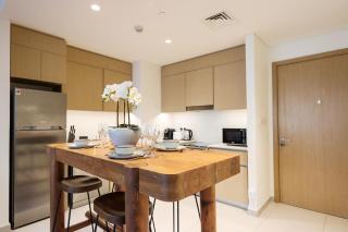 Livbnb - 1BR Retreat Free Access to Creek Lagoon - Dubai - 6