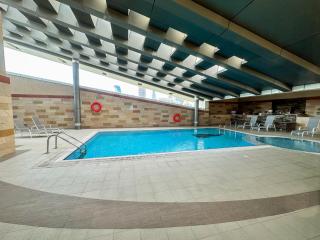 Vserve - 1 BR Stunning Canal and Burj Khalifa View - Dubai - 9
