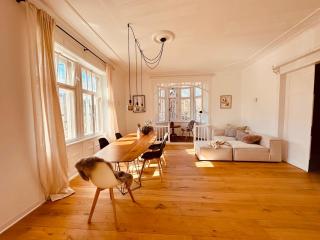 luxuriöse Altbau Wohnung in Denkmal-Villa - Aidlingen - 0
