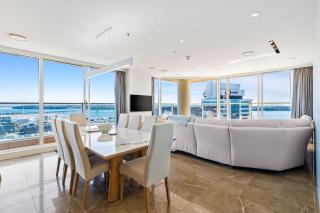QV Stays Luxury Suite with Views Galore - 3