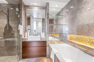 QV Stays Luxury Suite with Views Galore - 7