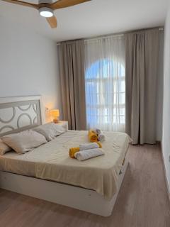 Seaside Paradise - 2 Bedroom apartment with Ocean Views & Air Conditioning in Playa San Juan - Playa de San Juan - 7